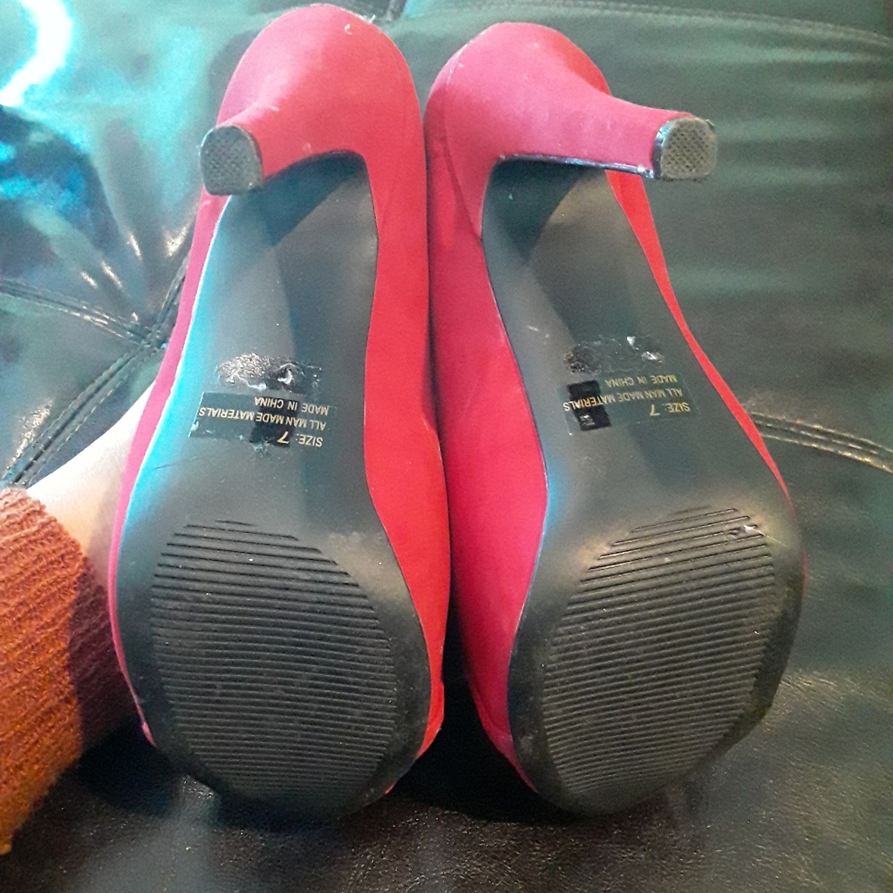Red High Heels - Picture 3 of 3